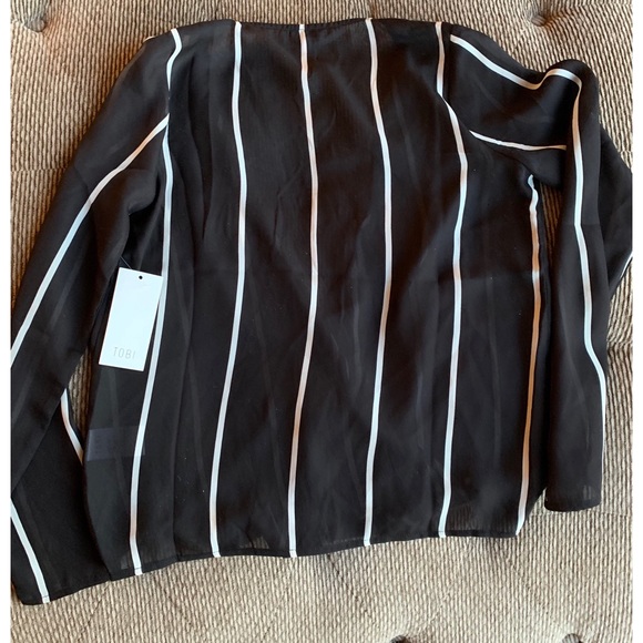 PRICE DROP! Tobi black and white stripe V neck - Picture 2 of 3